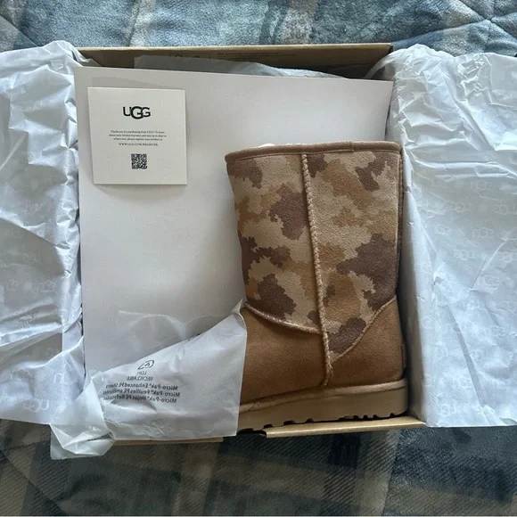 UGG Australia Short chesnut & Camo winter Boots 7 & 9 New in box - Picture 12 of 16